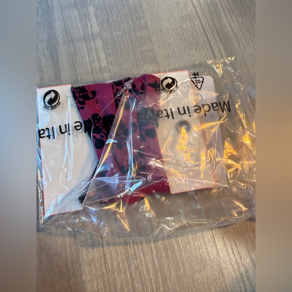 Free People Movement Rumble Hair Tie Sugar Plum Echo Pink Scrunchie NWT - Picture 3 of 7